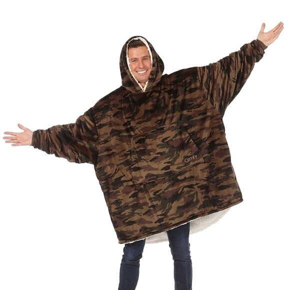 The Comfy Camo Print Original Oversized Microfiber & Sherpa Wearable Blanket - Picture 1 of 9